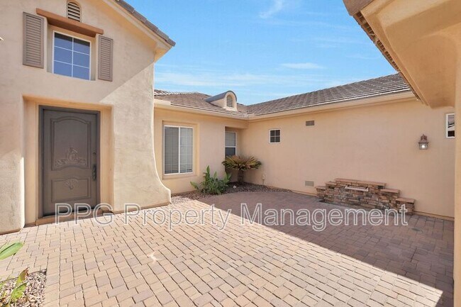 754 W Juniper Ln photo 5