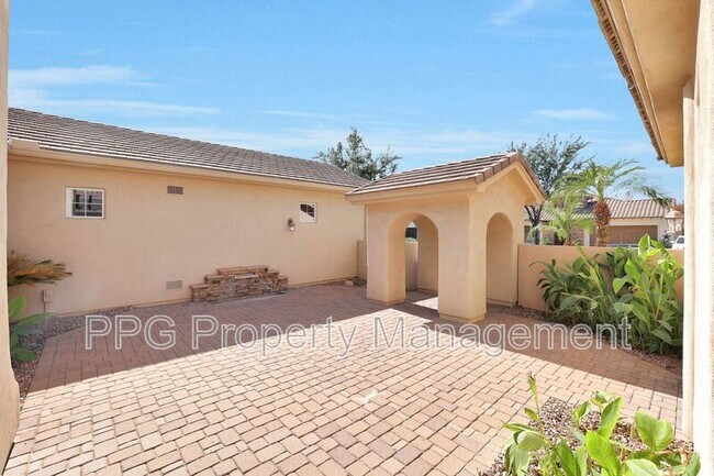 754 W Juniper Ln photo 4