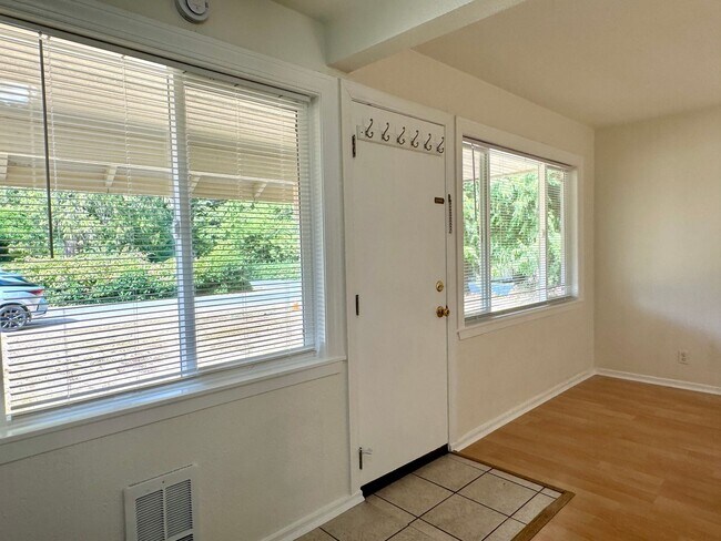 3291 California St NE Bremerton, WA 98311 photo 4