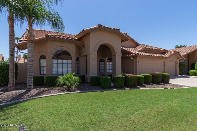 1585 W Honeysuckle Ln Chandler, AZ 85248 photo 2