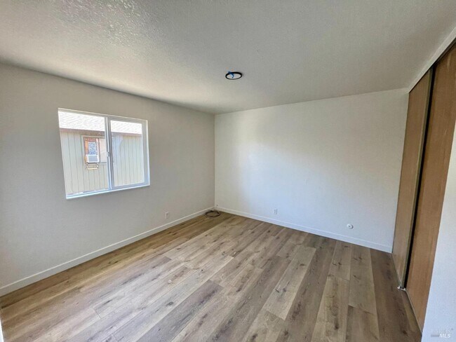 2424 Kenton Ct Santa Rosa, CA 95407 photo 2