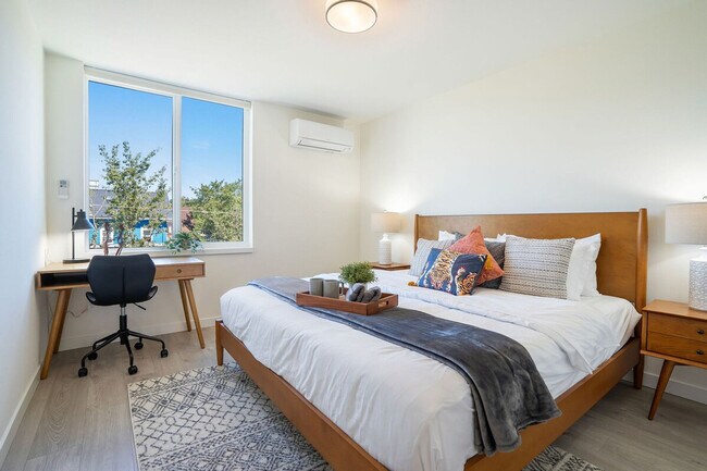 1333 E Denny Way Seattle, WA 98122 photo 3