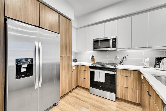 593 Camino De La Reina San Diego, CA 92108 photo 5