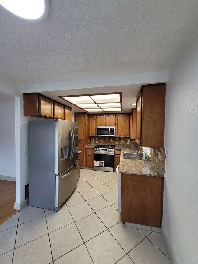 2501 Brazil Dr Antioch, CA 94509 photo 4