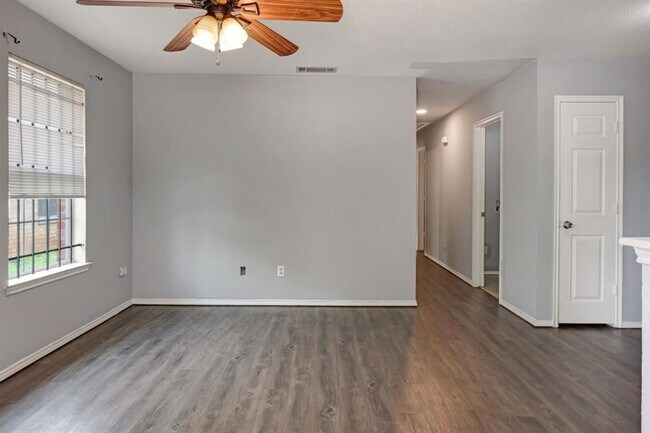 1418 East Mulkey Street, Fort Worth, TX 76104 photo 4