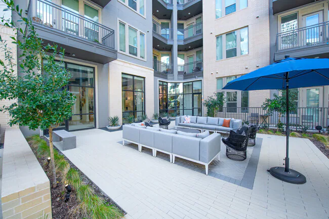 Burnett Lofts photo 2