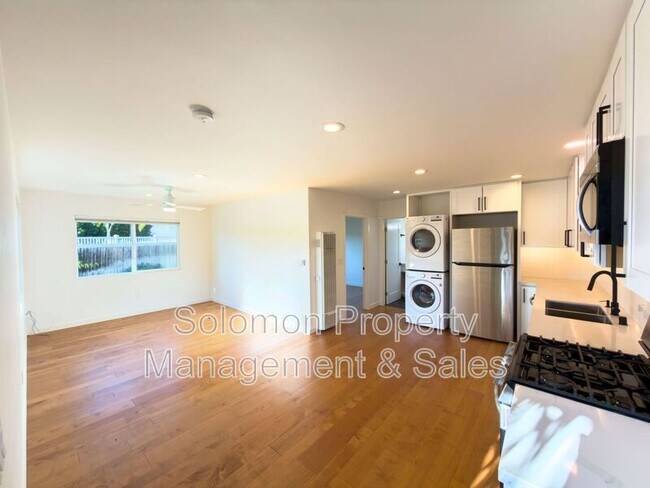 3302 Avenida De Loyola Oceanside, CA 92056 photo 2