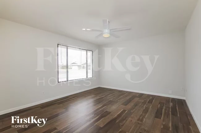 10843 N 45th Ave Glendale, AZ 85304 photo 5