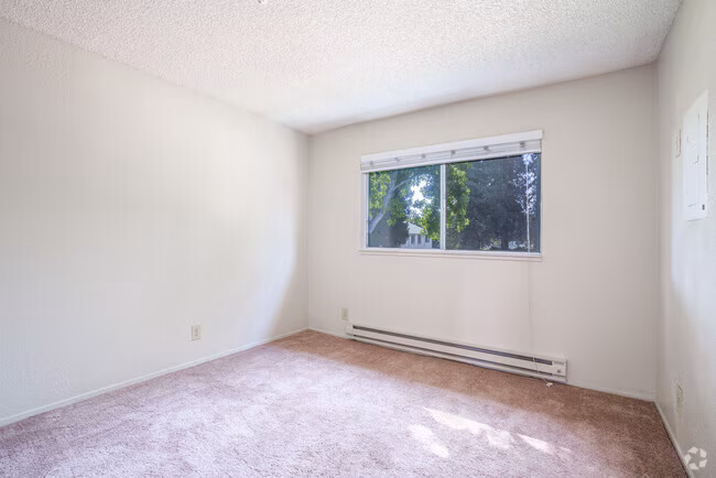 Lund Garden Apartments photo 3