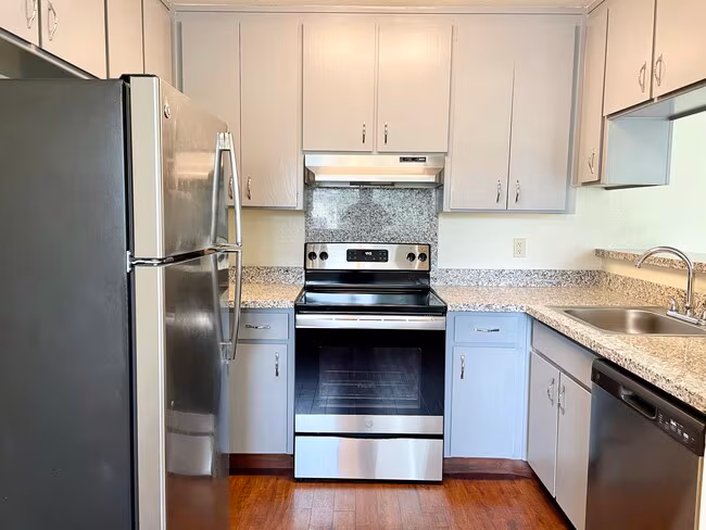 Lund Garden Apartments photo 2