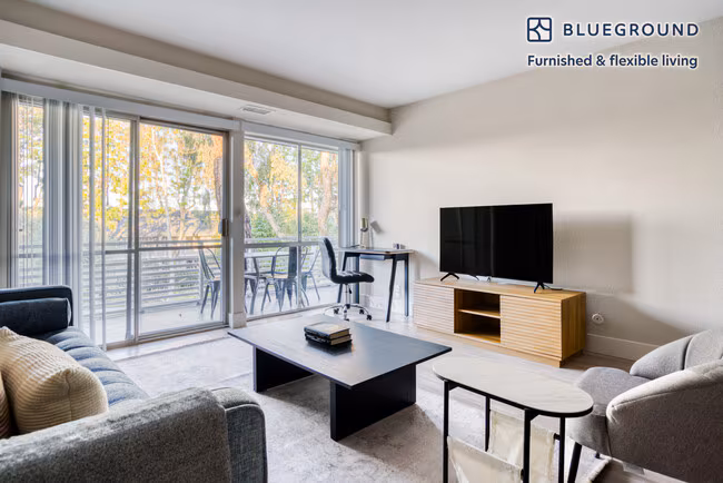 Apartments on S Bernardo Ave · Sunnyvale photo 3