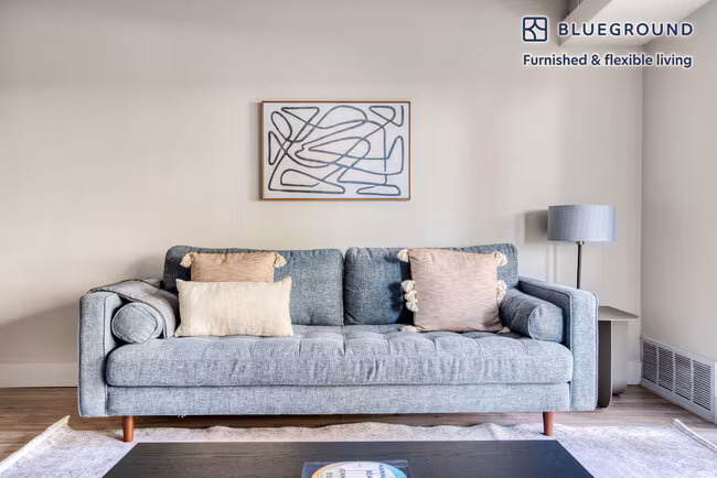 Apartments on S Bernardo Ave · Sunnyvale photo 2