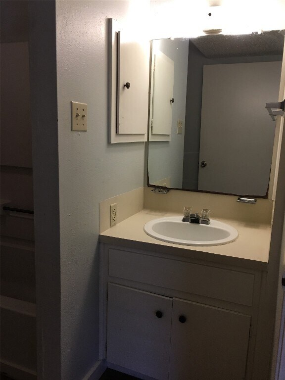 820 Houston St Austin, TX 78756 photo 5