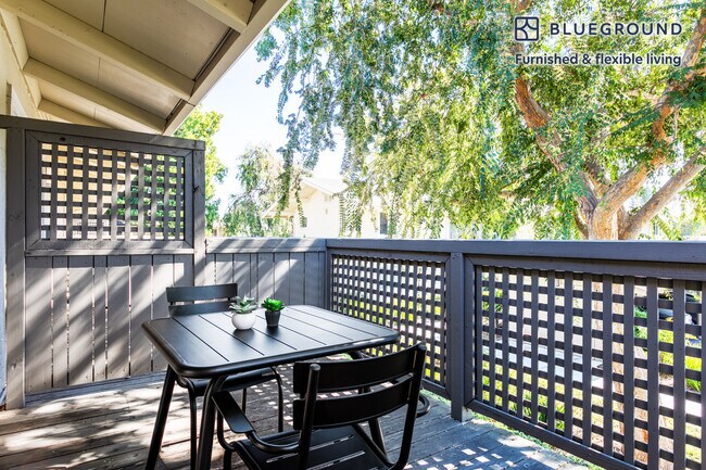 10870 N Stelling Rd Cupertino, CA 95014 photo 4