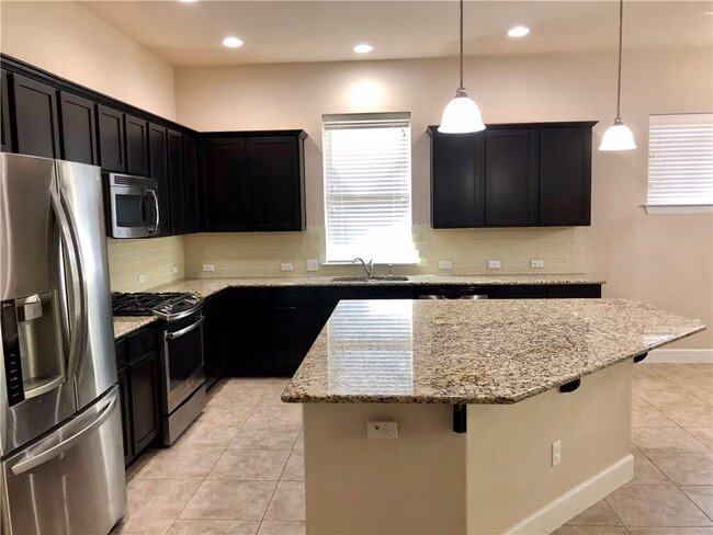 629 Loma Cedro Bend Leander, TX 78641 photo 3