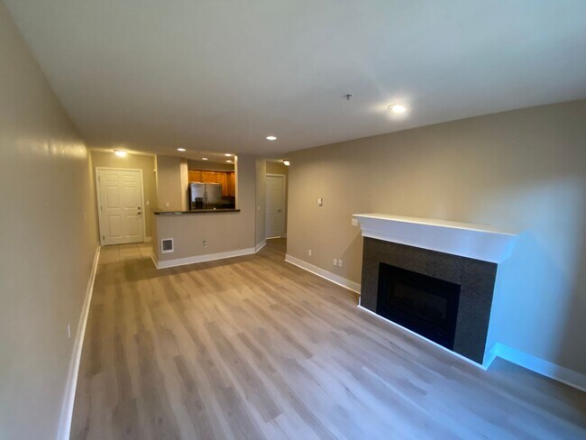 123 Queen Anne Ave N Seattle, WA 98109 photo 2