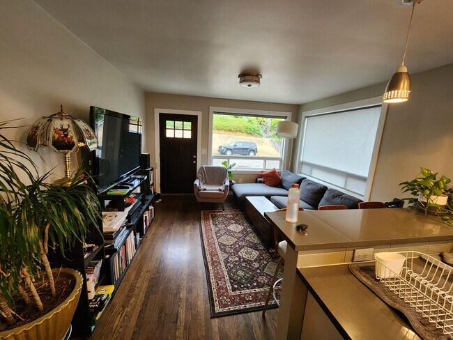 3400 20th Ave S Seattle, WA 98144 photo 3