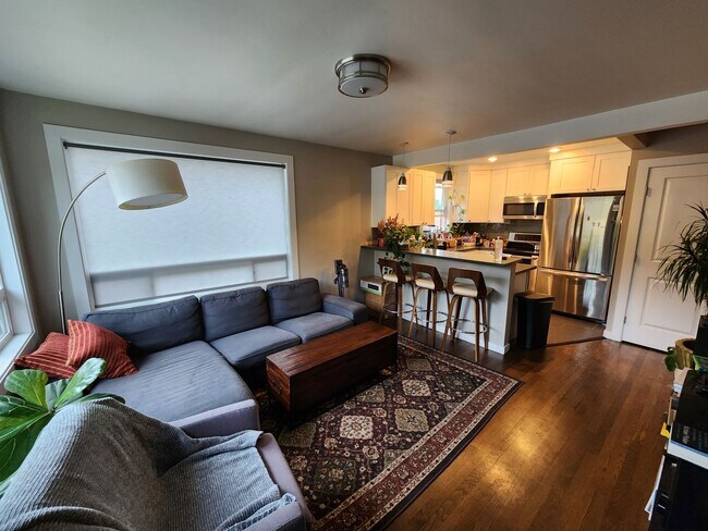3400 20th Ave S Seattle, WA 98144 photo 2