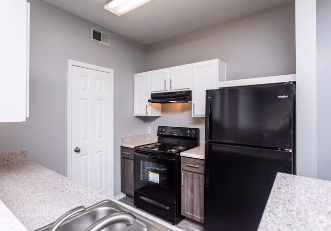 Palo Alto Apartment Homes photo 5