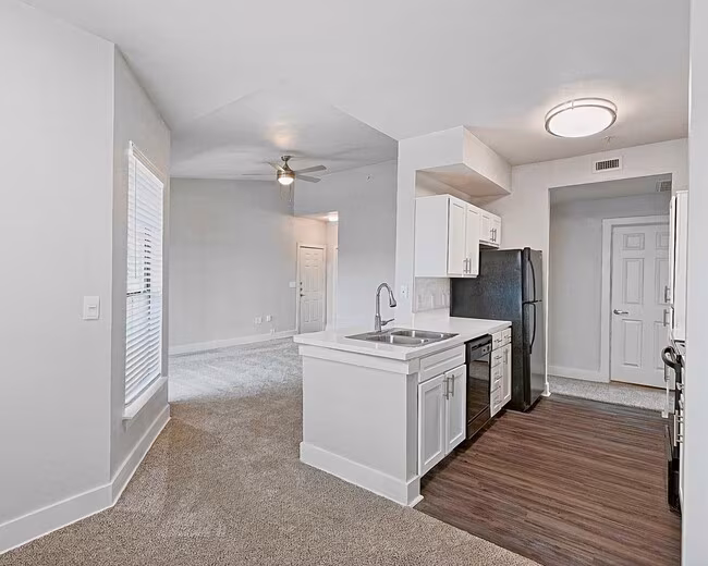 Broadstone Colonnade Apartments photo 3