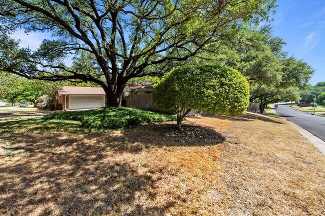 1613 Versailles Road, Fort Worth, TX 76116 photo 4