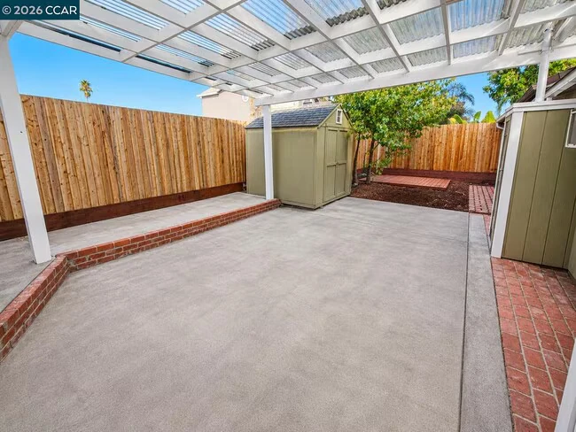 916 Veale Ave Martinez, CA 94553 photo 4