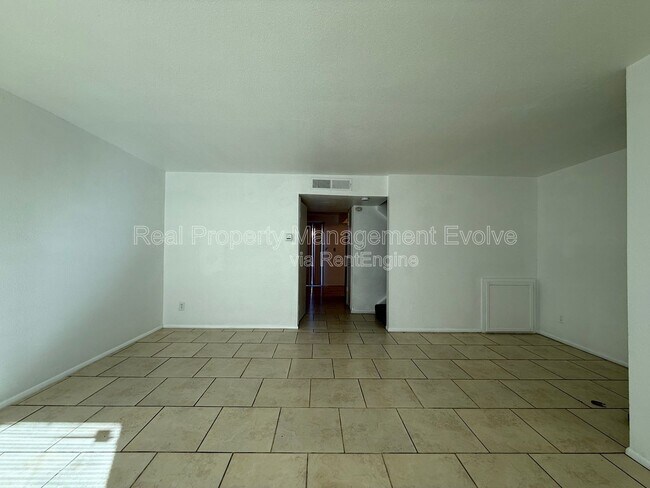 3840 N 43rd Ave Phoenix, AZ 85031 photo 5