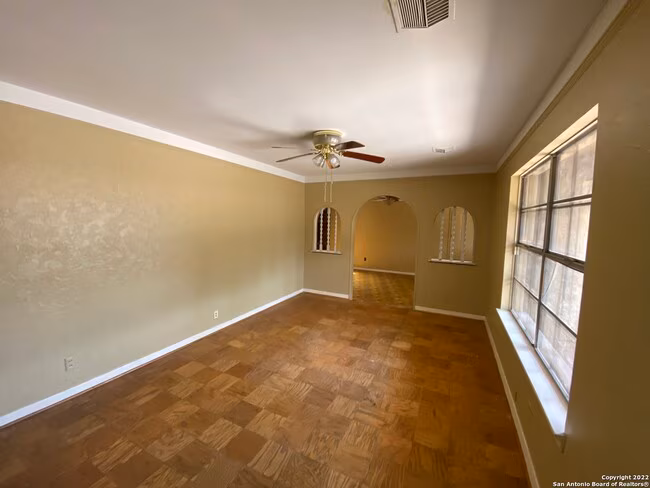 5914 Fermi Dr San Antonio, TX 78228 photo 2