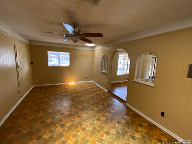 5914 Fermi Dr San Antonio, TX 78228 photo 3