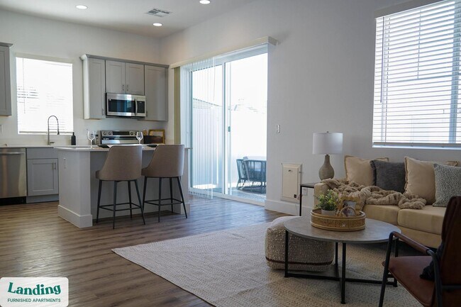 8200 W Encanto Blvd Phoenix, AZ 85035 photo 2