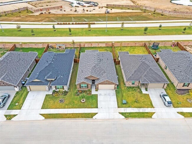 237 Wild Onion Lane, Fort Worth, TX 76131 photo 2