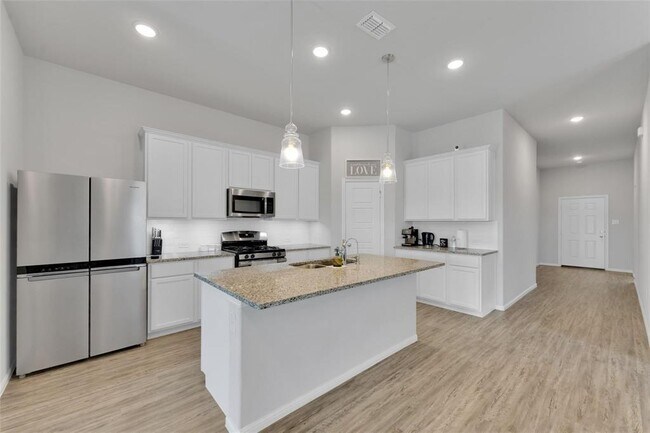 237 Wild Onion Lane, Fort Worth, TX 76131 photo 5