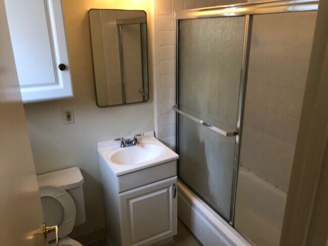 1250 E Street Apartments photo 4