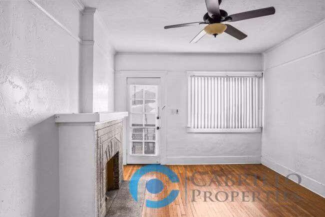401 Juniper St San Diego, CA 92101 photo 2