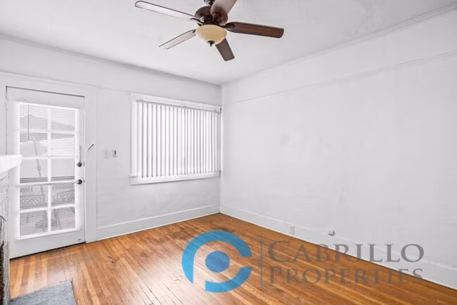 401 Juniper St San Diego, CA 92101 photo 3