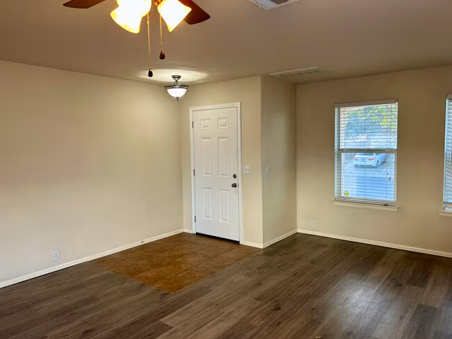 1305 Sunflower Ln San Marcos, TX 78666 photo 5