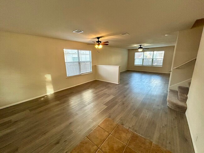 1305 Sunflower Ln San Marcos, TX 78666 photo 3
