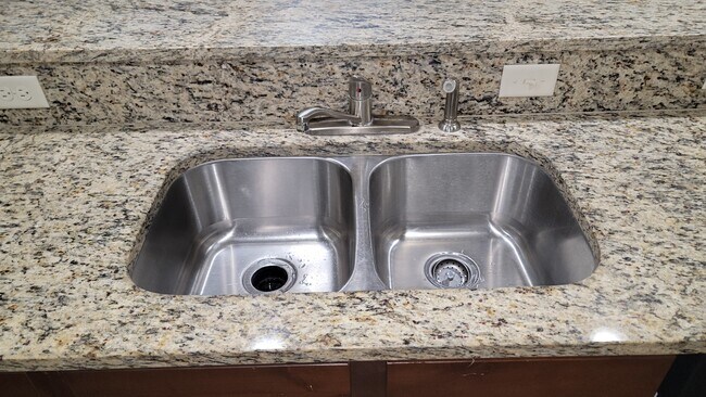 City Place Apartments photo 4
