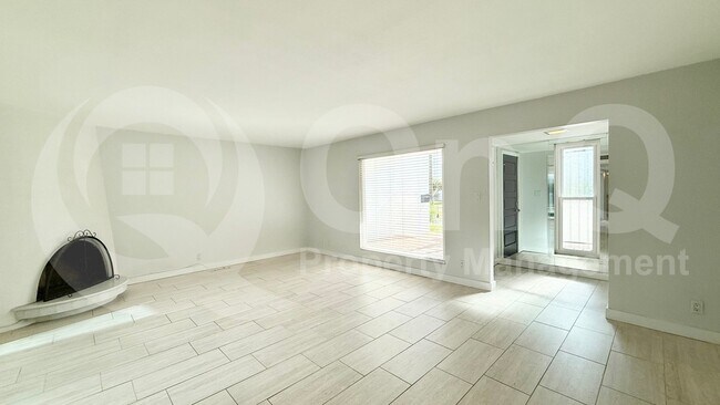 1916 E Medlock Dr Phoenix, AZ 85016 photo 5