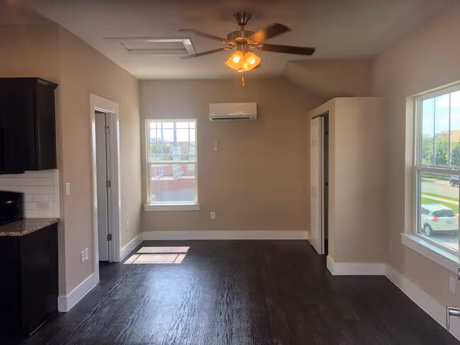 819 Morrow St Austin, TX 78757 photo 5