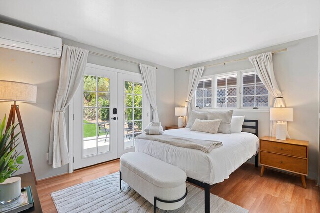 4646 Robbins St San Diego, CA 92122 photo 3