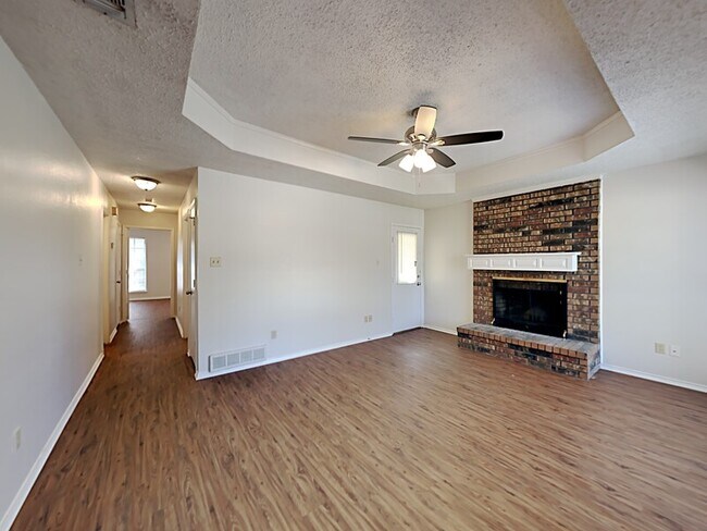 5211 Wild Horse Court, Arlington, TX 76017 photo 2