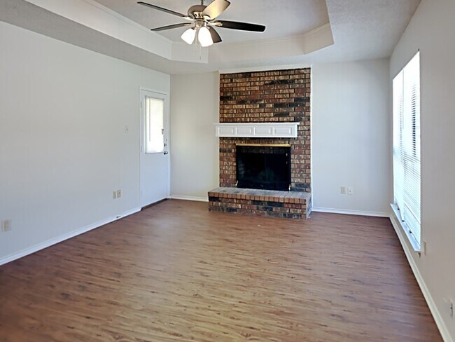 5211 Wild Horse Court, Arlington, TX 76017 photo 3