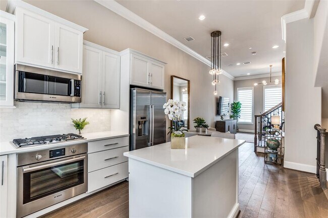 4126 Runyon Rd Addison, TX 75001 photo 2