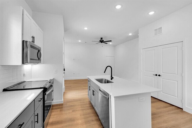 1648 Spaniel Ave Garland, TX 75089 photo 5