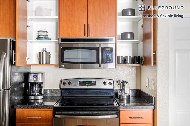 430 Oak Grove Dr Santa Clara, CA 95054 photo 2