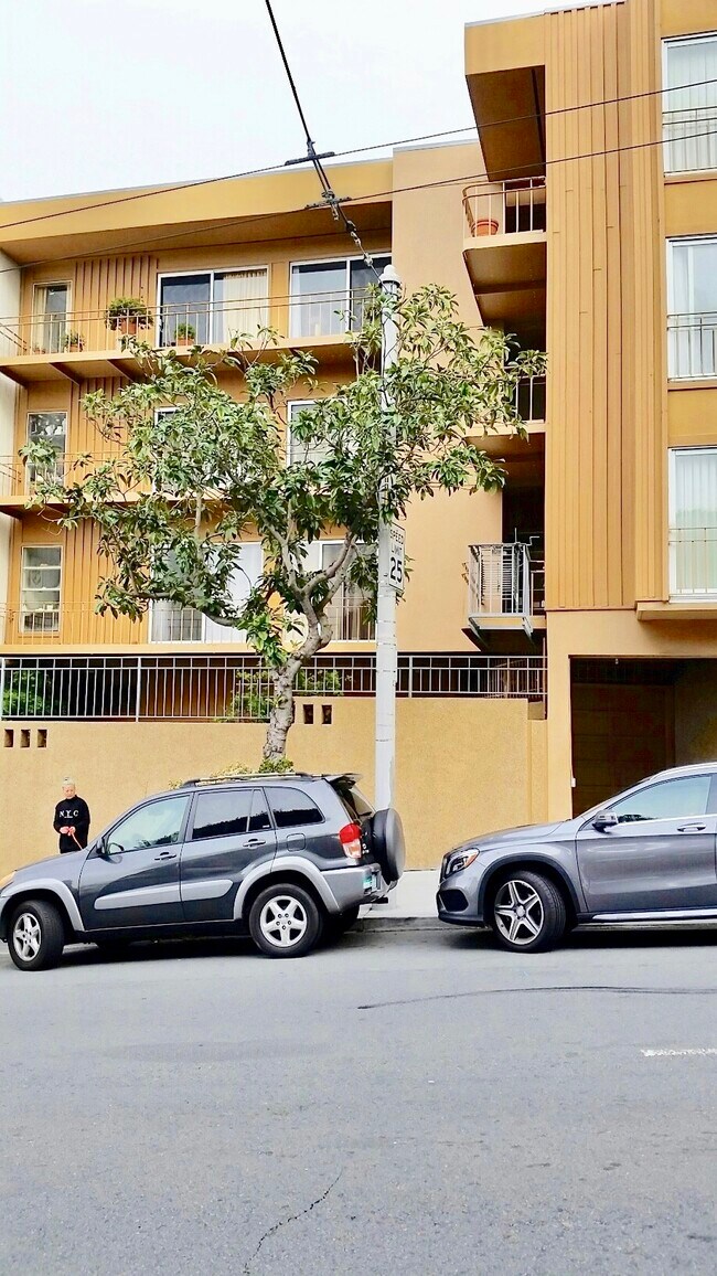 1660 Sutter St San Francisco, CA 94109 photo 2