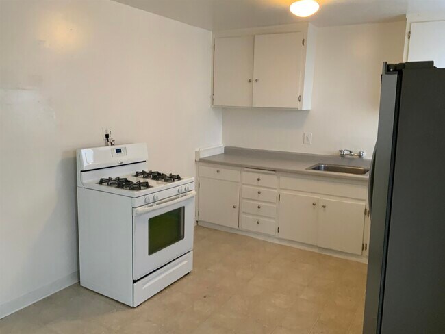 422 C St Richmond, CA 94801 photo 4