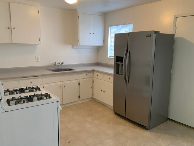 422 C St Richmond, CA 94801 photo 3