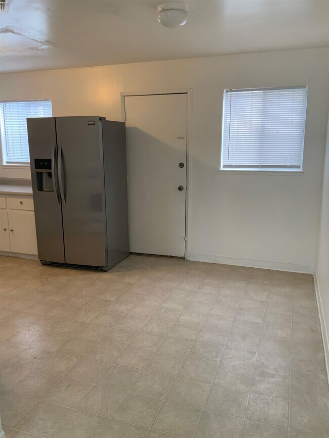 422 C St Richmond, CA 94801 photo 2